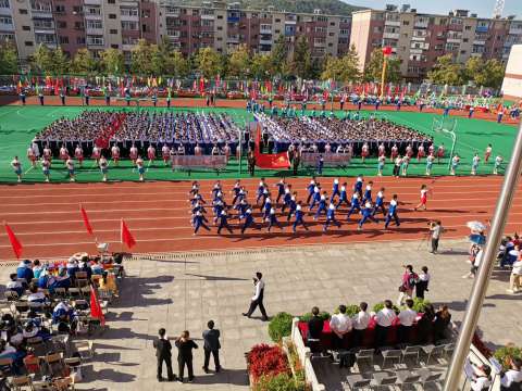 吉化第一高级中学校隆重举行第37届田径运动会